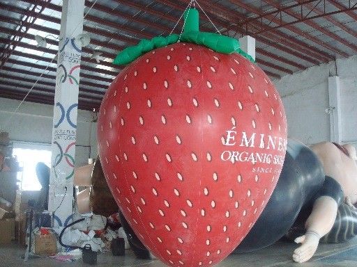 Red 3m Height Strawberry Shaped Balloons With Digital Printing For Promotion